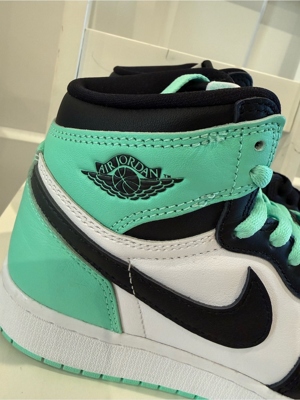 Nike Kids Air Jordan 1 Retro Green Glow sneakers - Picture 4 of 9